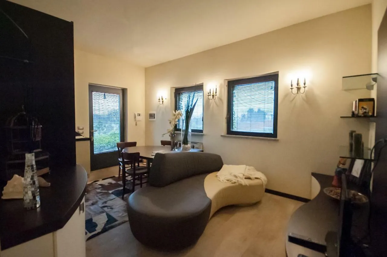 Accogliente Dependance In Collina A 35 Km Da Milano Apartment San Colombano al Lambro